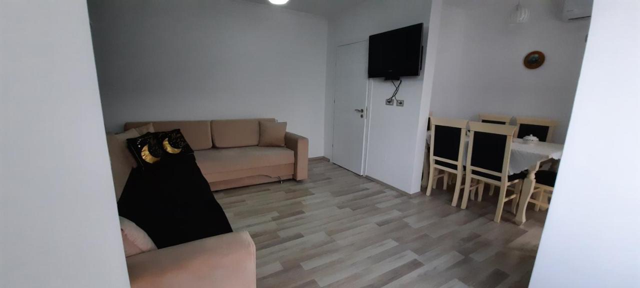 Apartament Clara Permet Apartment Exterior foto